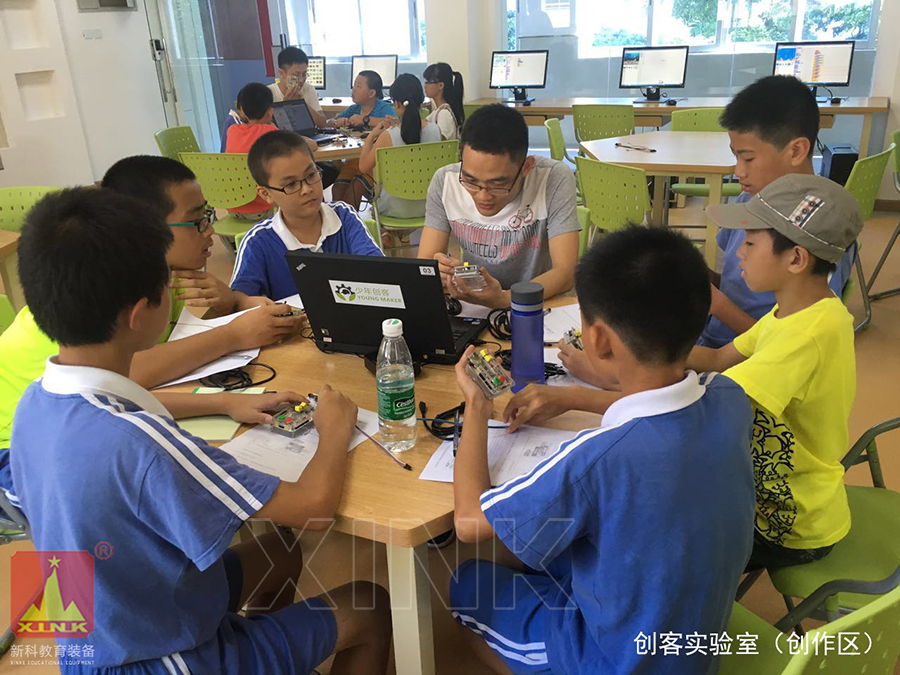 <a href='http://www.mediatations.com' target='1' style='font-size:14px; font-weight:bold; color:#0080ff;'>创客实验室</a>