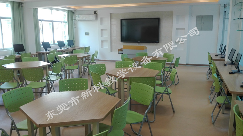 <a href='http://www.mediatations.com' target='1' style='font-size:14px; font-weight:bold; color:#0080ff;'>创客实验室</a>