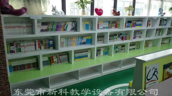 <a href='/chanpin/110-1.html' target='1' style='font-size:18px; font-weight:bold; color:#000000;'>图书阅览室</a>4