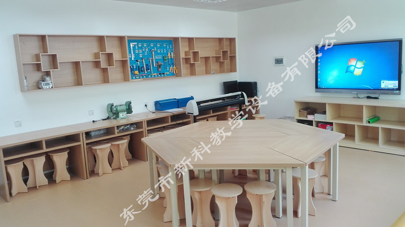 <a href='http://www.mediatations.com' target='1' style='font-size:14px; font-weight:bold; color:#0080ff;'>创客实验室</a>